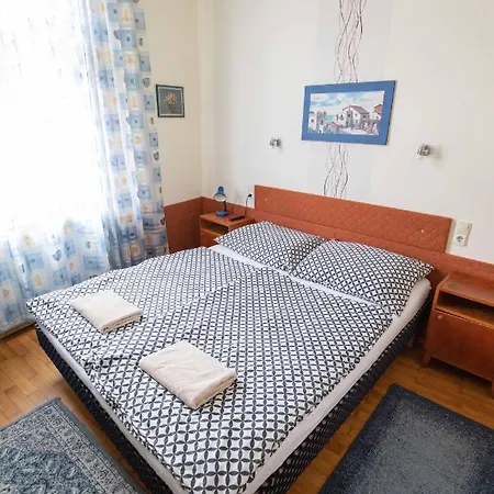 Art Maganszallashely Debrecen Extérieur photo